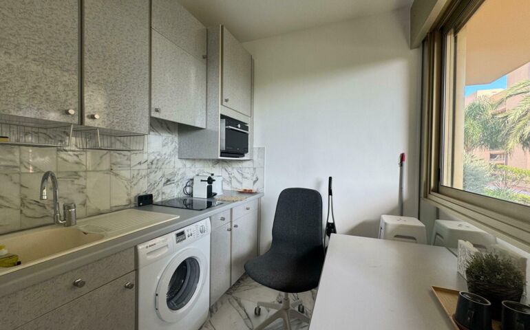 NEW - STUDIO AU LARVOTTO